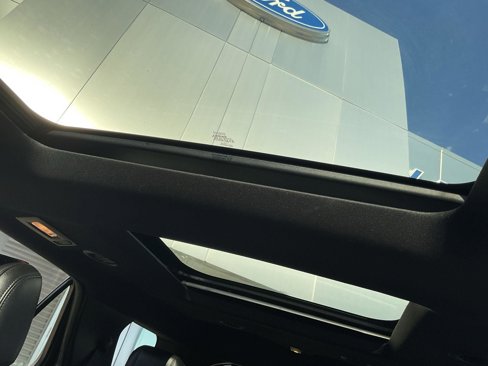 Used 2017 Ford Explorer XLT w/ Equipment Group 202A image 18