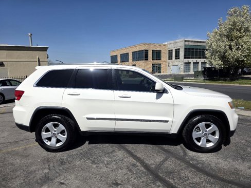 Used 2011 Jeep Grand Cherokee Laredo image 7
