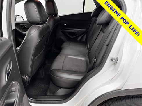 Used 2020 Chevrolet Trax LT w/ LT Convenience Package image 12