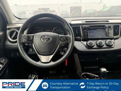 Used 2018 Toyota RAV4 LE image 21