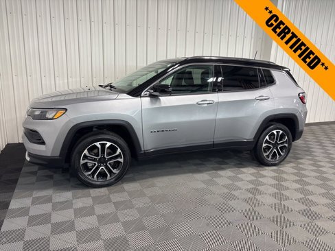 Certified 2022 Jeep Compass Limited image 12