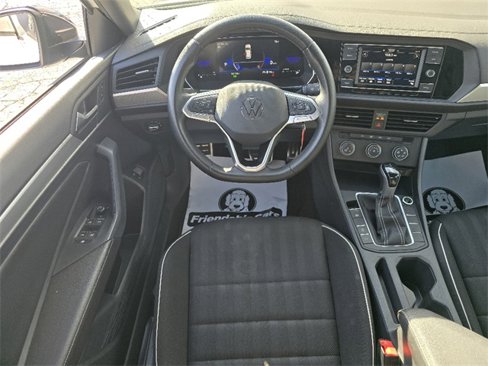 Used 2023 Volkswagen Jetta Sport image 3