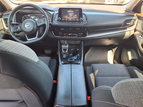 Used 2021 Nissan Rogue SV image 18