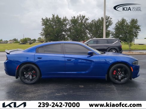 Used 2020 Dodge Charger SXT w/ Leather Interior Group image 4