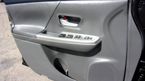 Used 2012 Toyota Prius V Five image 17