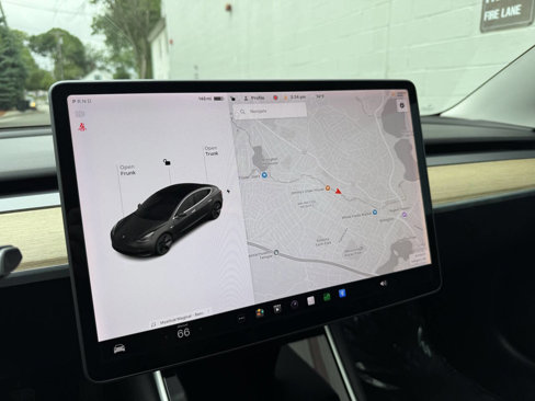 Used 2018 Tesla Model 3 Mid Range image 17