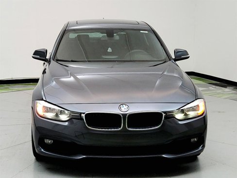 Used 2017 BMW 320i Sedan image 2