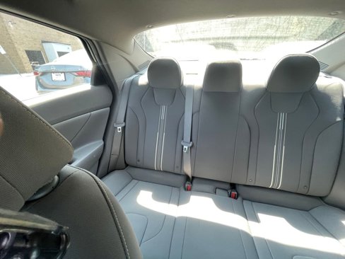 Used 2023 Hyundai Elantra SEL image 27