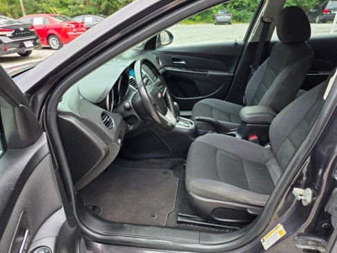 Used 2014 Chevrolet Cruze LT image 10