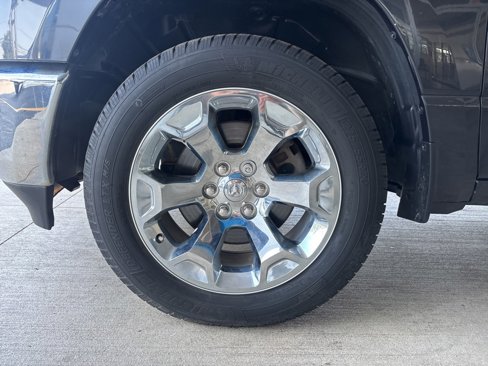 Used 2019 RAM 1500 4x4 Crew Cab image 37