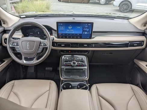 Certified 2023 Lincoln Nautilus AWD w/ Premium Package image 14