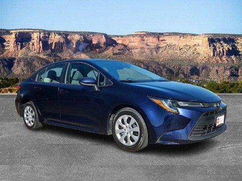 Certified 2023 Toyota Corolla LE image 1