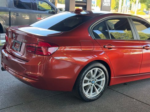 Used 2018 BMW 320i Sedan w/ Convenience Package image 7