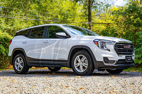Used 2022 GMC Terrain SLE image 19