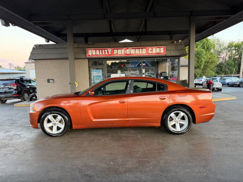 Used 2011 Dodge Charger SE image 2