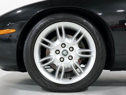 Used 2001 Jaguar XK8 Convertible image 9
