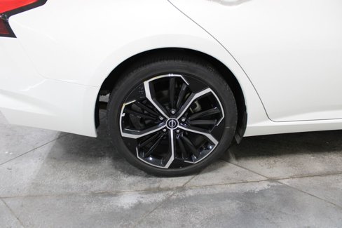 Used 2024 Nissan Altima 2.5 SR image 34