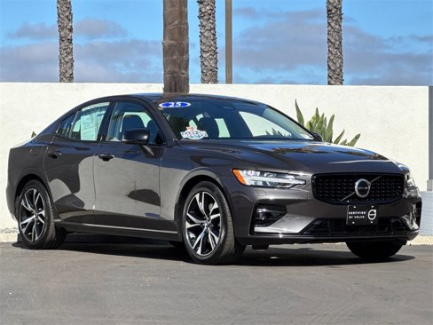 Certified 2025 Volvo S60 B5 Core image 7