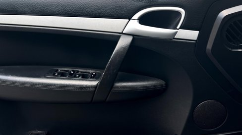 Used 2010 Porsche Cayenne image 23