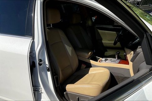 Used 2013 Hyundai Genesis 3.8 w/ Technology Pkg image 7