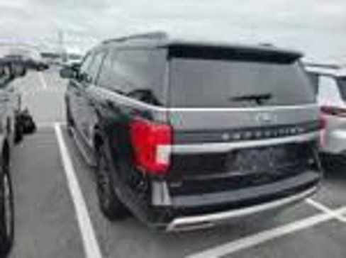 Used 2023 Ford Expedition Max XLT image 4