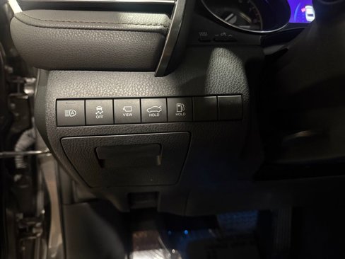 Used 2020 Toyota Camry XLE image 15