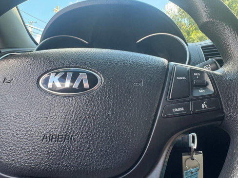 Used 2015 Kia Sorento LX image 29