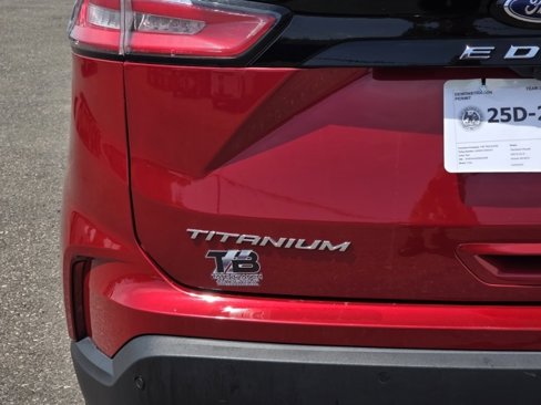 Used 2024 Ford Edge Titanium image 28