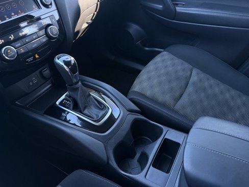 Used 2020 Nissan Rogue Sport SV image 19