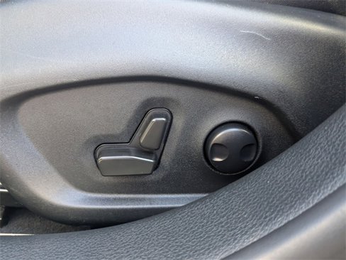 Used 2022 Jeep Compass Limited image 16