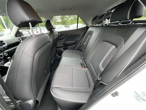 Certified 2023 Hyundai Venue Limited w/ Cargo Package image 8