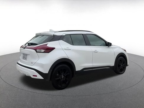 Used 2023 Nissan Kicks SR image 15
