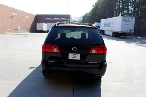 Used 2009 Toyota Sienna CE image 5