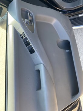 Used 2013 Nissan Frontier SV image 16
