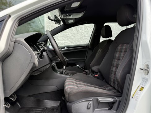 Used 2017 Volkswagen GTI S image 7