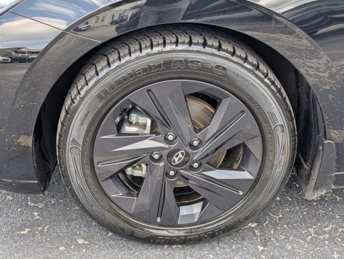Used 2023 Hyundai Elantra SEL image 9