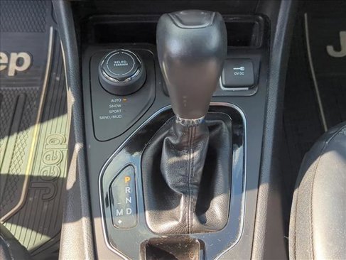 Used 2019 Jeep Cherokee Limited image 13