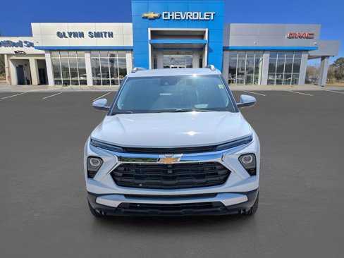 New 2026 Chevrolet TrailBlazer LT w/ Driver Confidence Package image 2