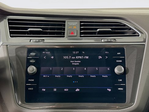 Used 2018 Volkswagen Tiguan SE w/ Panoramic Sunroof Package image 21
