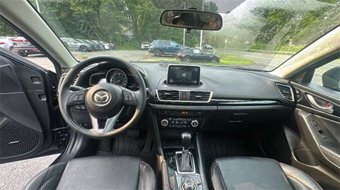 Used 2015 MAZDA MAZDA3 i Grand Touring image 9