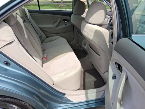 Used 2011 Toyota Camry LE image 14