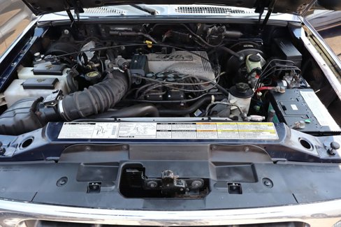 Used 2000 Ford Explorer Eddie Bauer image 36