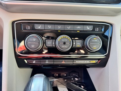 Used 2019 Volkswagen Atlas SEL image 28