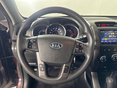 Used 2013 Kia Sorento LX w/ Convenience Pkg image 16