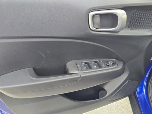 New 2025 Hyundai Venue SEL image 16