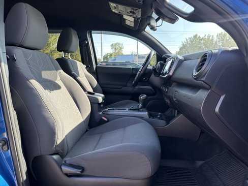 Used 2018 Toyota Tacoma TRD Off-Road image 7
