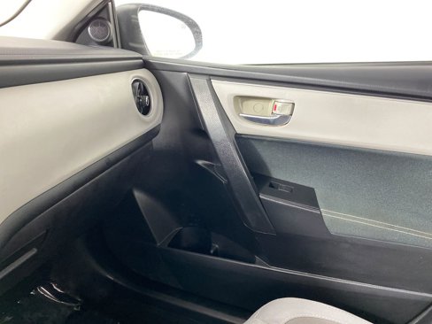 Used 2017 Toyota Corolla L image 18