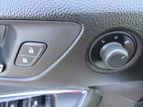 Used 2017 Chevrolet Cruze LT w/ Sun And Sound Package image 9