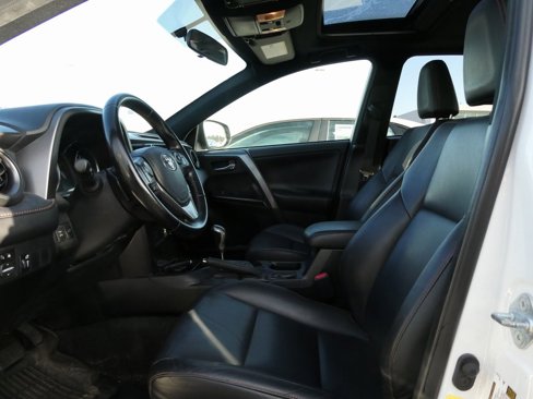 Used 2016 Toyota RAV4 SE image 27