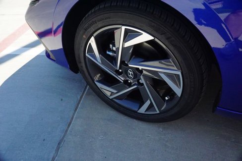New 2025 Hyundai Elantra Sport image 10